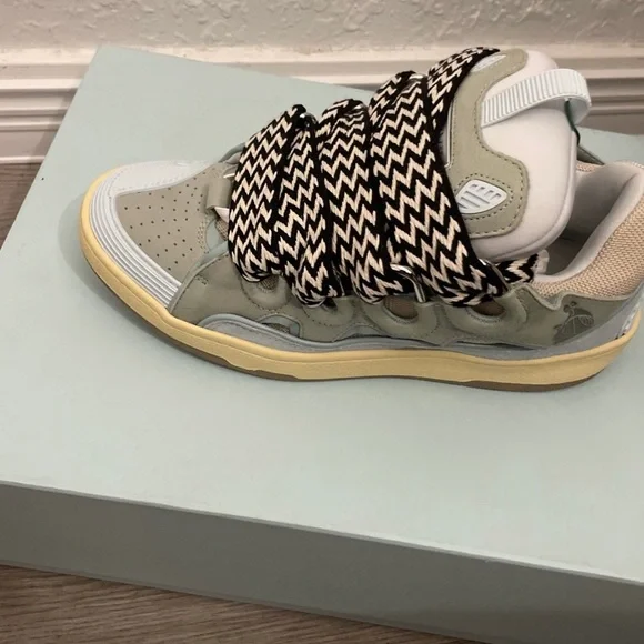 Lanvin curb sneakers brand new never worn SIZE 7 1/2 - Picture 2 of 3